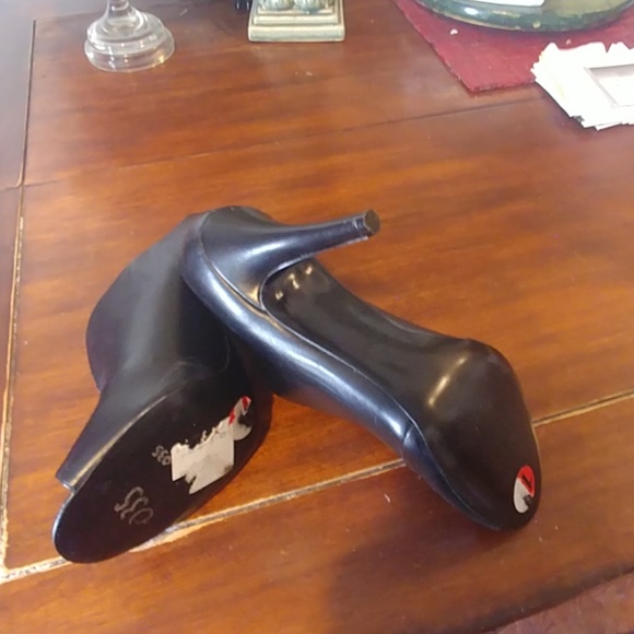 Nine west black pumps - Picture 2 of 4